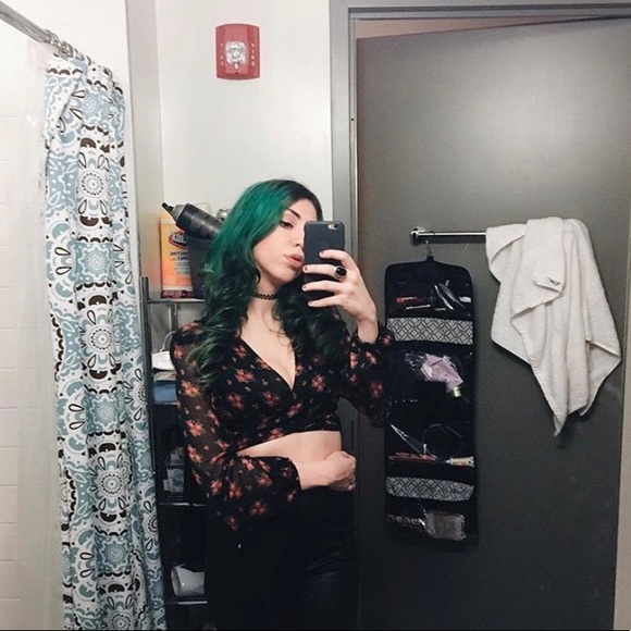 Tie up crop top - Picture 4 of 4